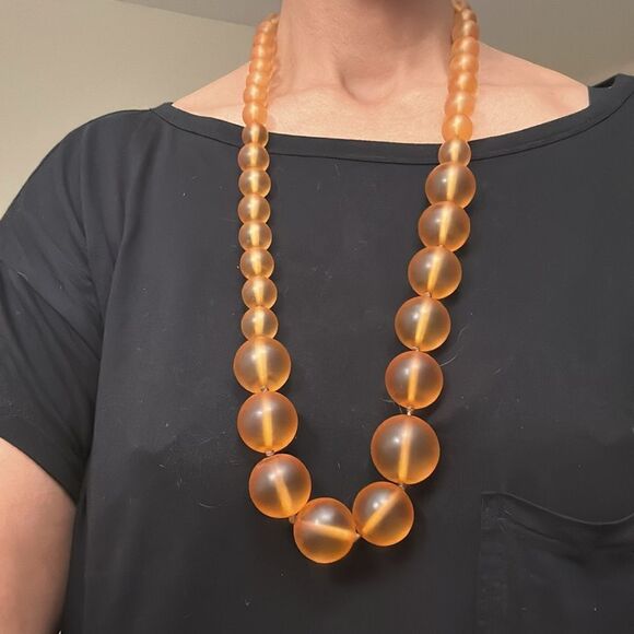 Vintage Marion Godart Paris Apple Juice Lucite Graduated Beads Necklace FRENCH - Picture 2 of 4